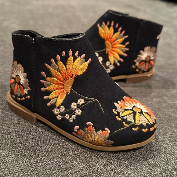 Zara Other - GUC ZARA Floral Boots